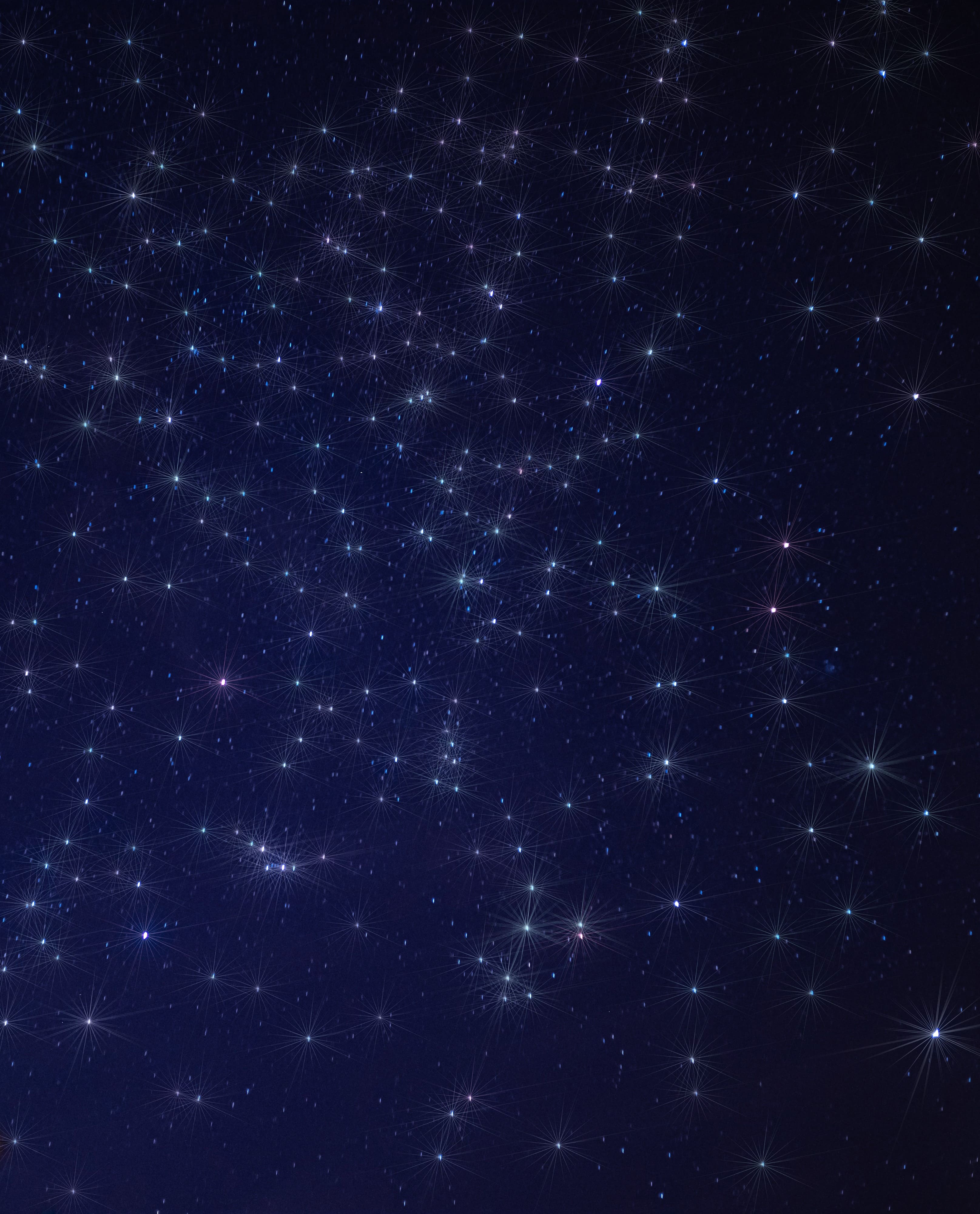 cielo estrellado en el techo de una habitacion