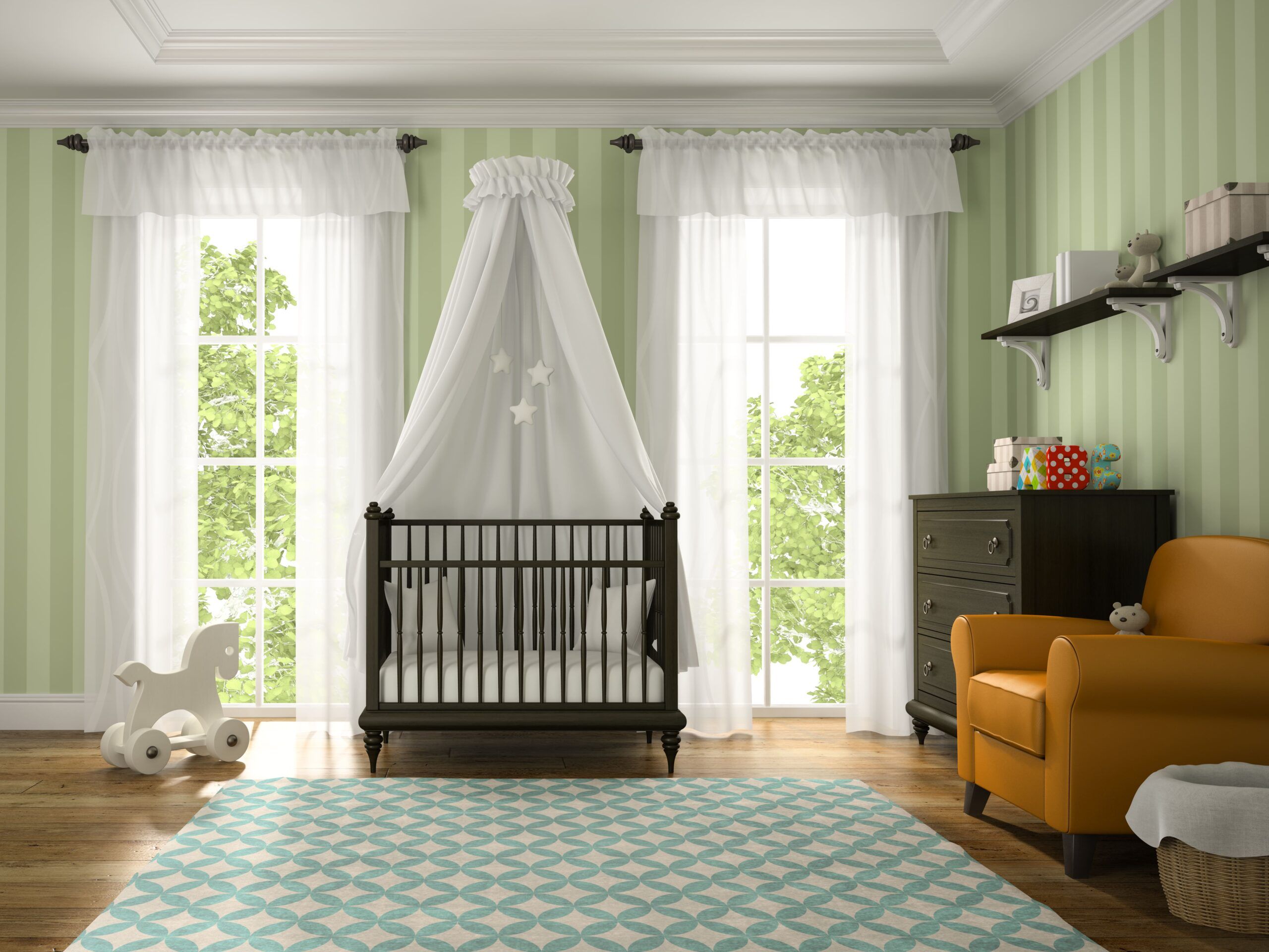 habitacion de bebe clasica con cuna en el medio y dos ventanas